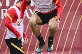 包含浙江队发布备战花絮；今晚回应争议；意甲任务艰巨；训练强度明显提升的词条